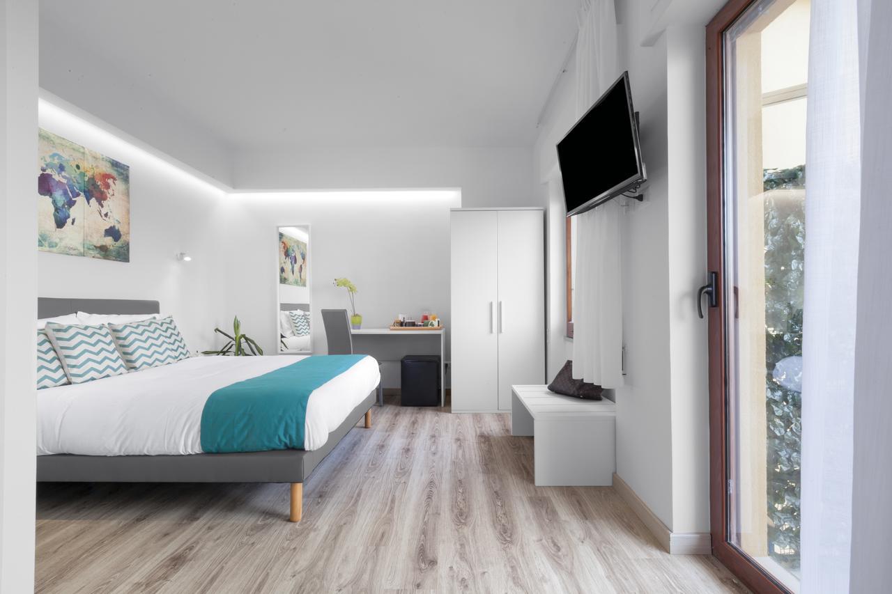 Sirocco Suites Сант'Агнело Екстериор снимка