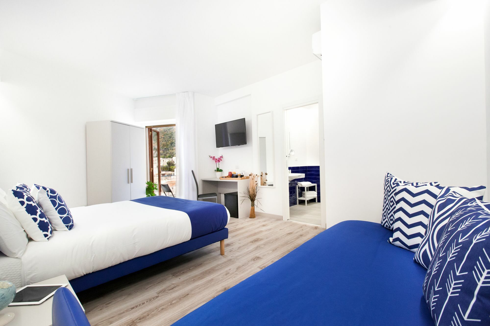 Sirocco Suites Сант'Агнело Екстериор снимка